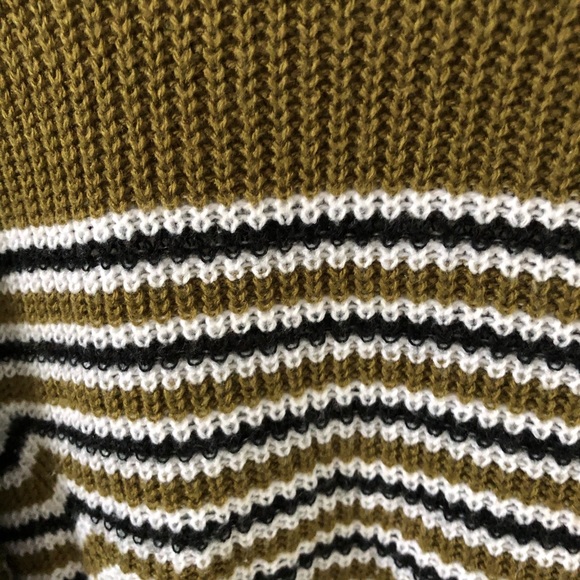 SOLD❤️Urban Outfitters Army Green Striped Sweater - Picture 5 of 5
